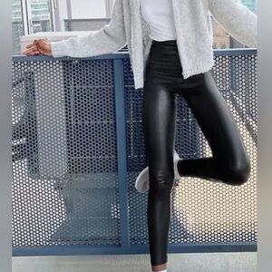 New Aritzia Vegan Leather legging sz S